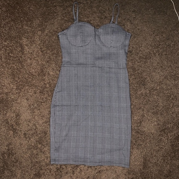 Dress - Picture 1 of 2